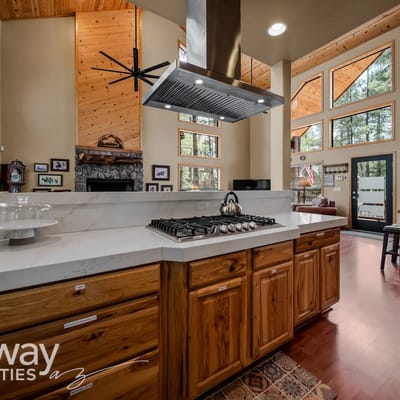 Pool Table | Forest Views | Fireplace | BBQ Deck